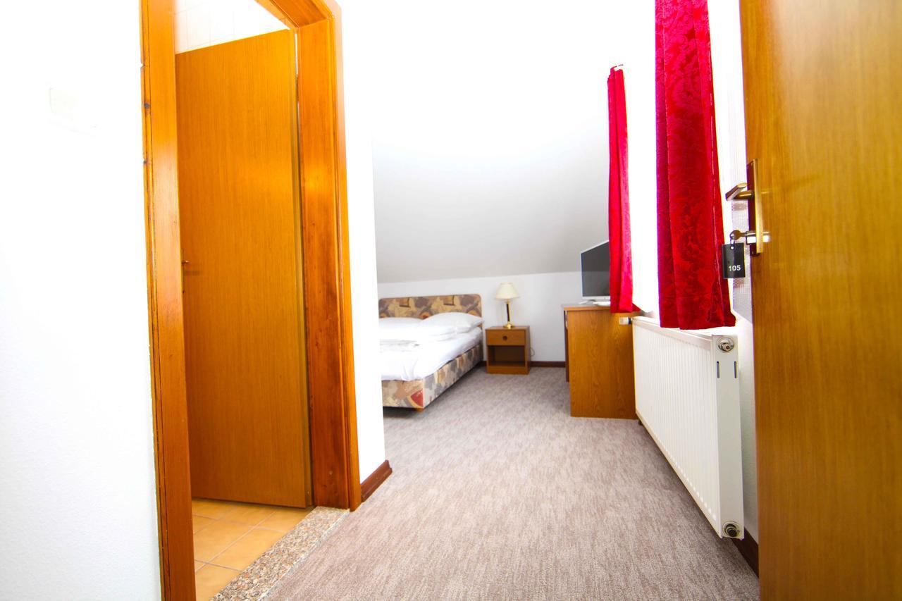 Hard Rock Rooms For Two Livno Exteriör bild